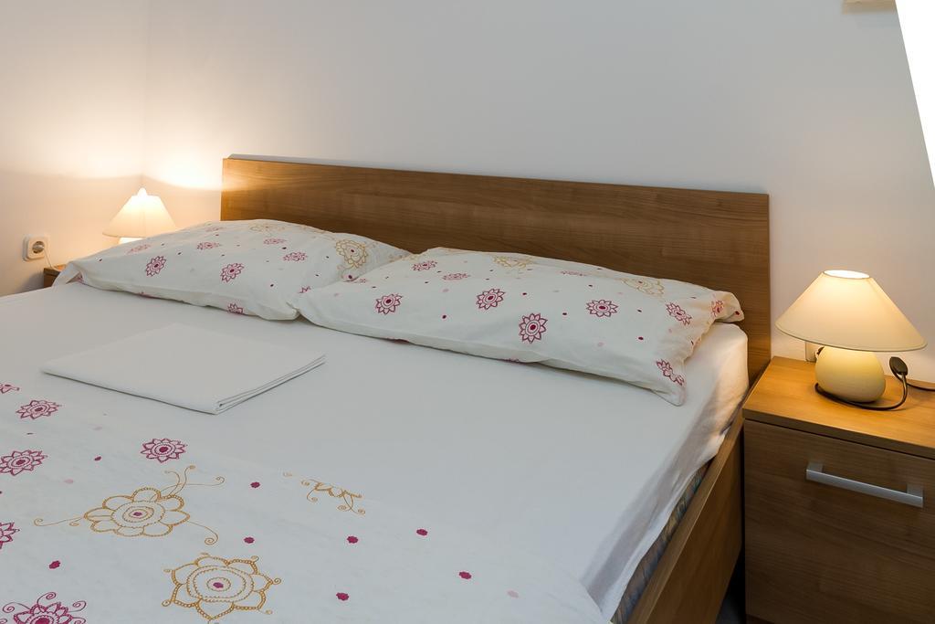 Apartments Vukelic Klenovica Δωμάτιο φωτογραφία
