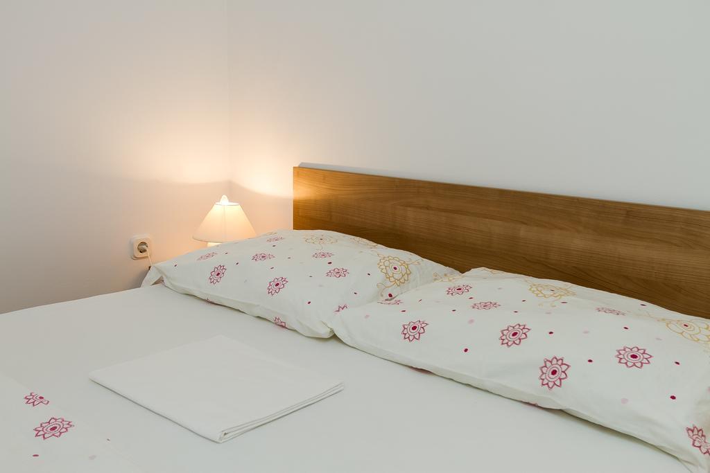 Apartments Vukelic Klenovica Δωμάτιο φωτογραφία